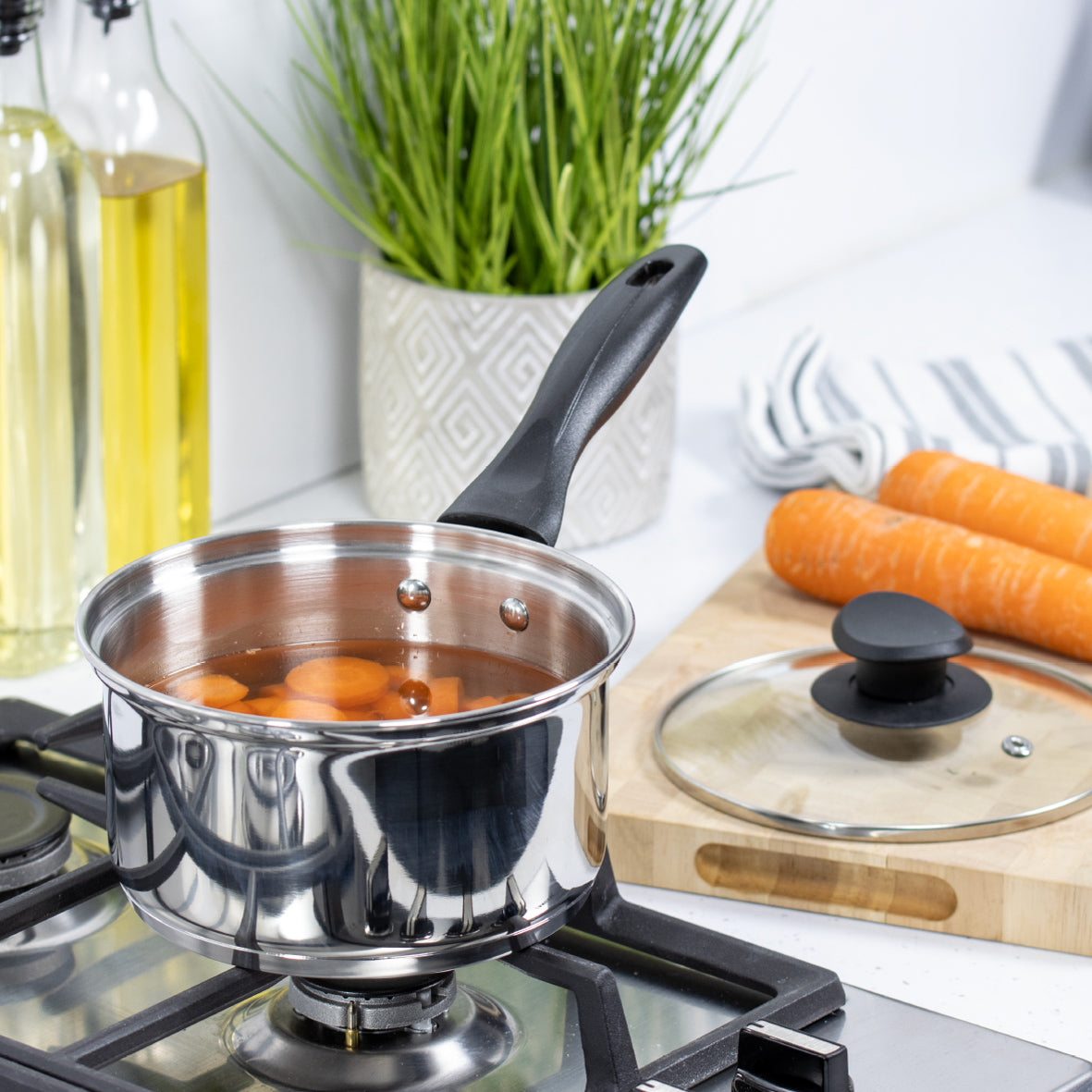 Stainless Steel 18cm Saucepan with Lid