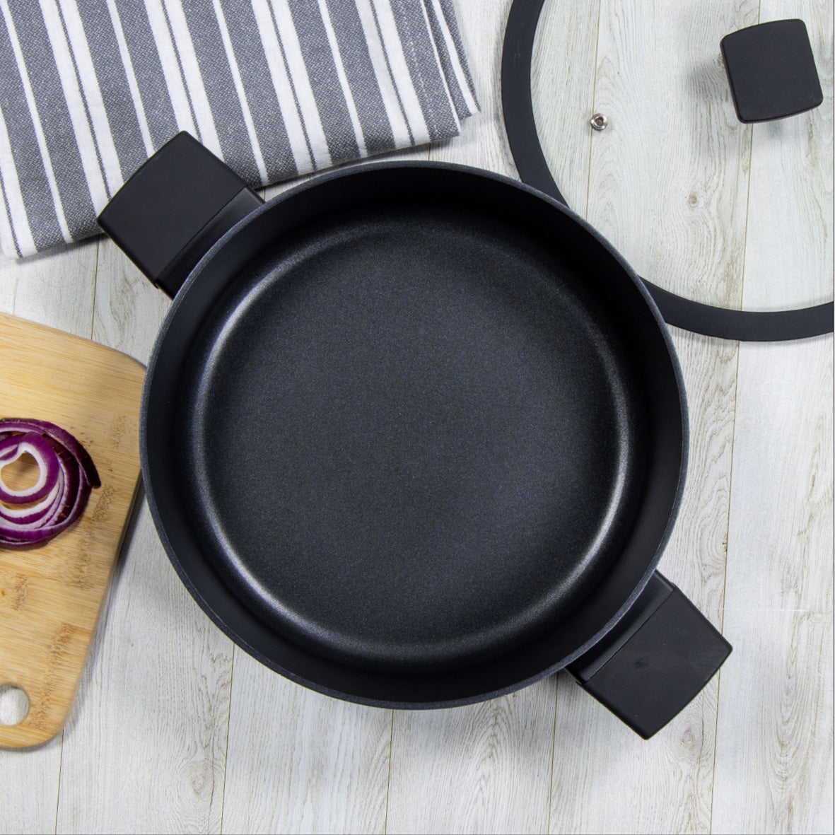 Neuvo 28cm Non Stick Shallow Sauté Pan with Lid