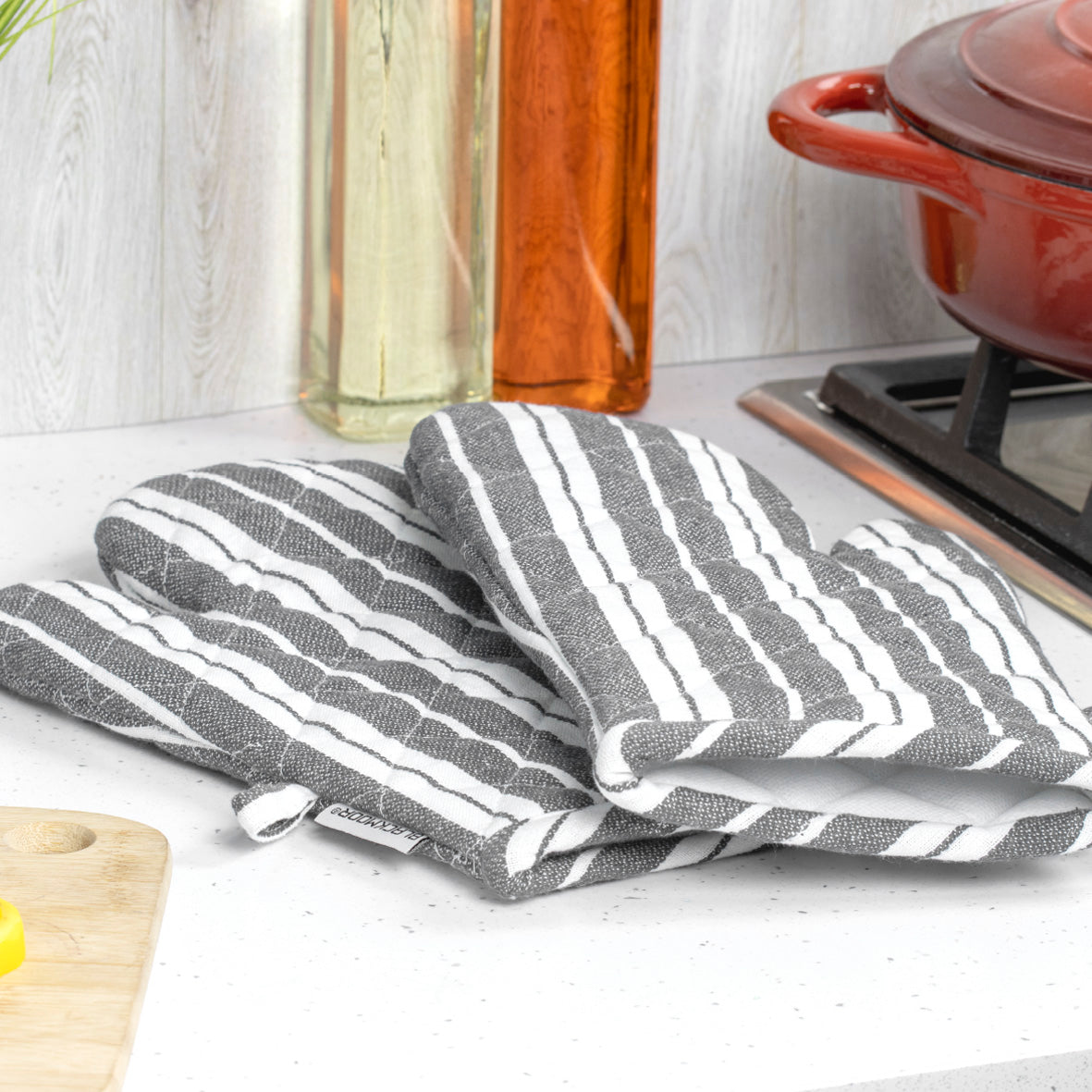 Pair of Oven Gloves - Grey