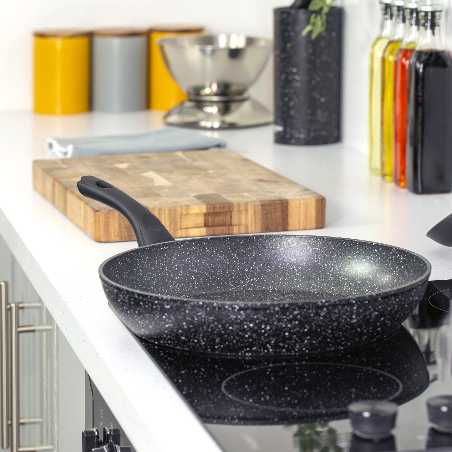 Classic 32cm Black Non Stick Frying Pan