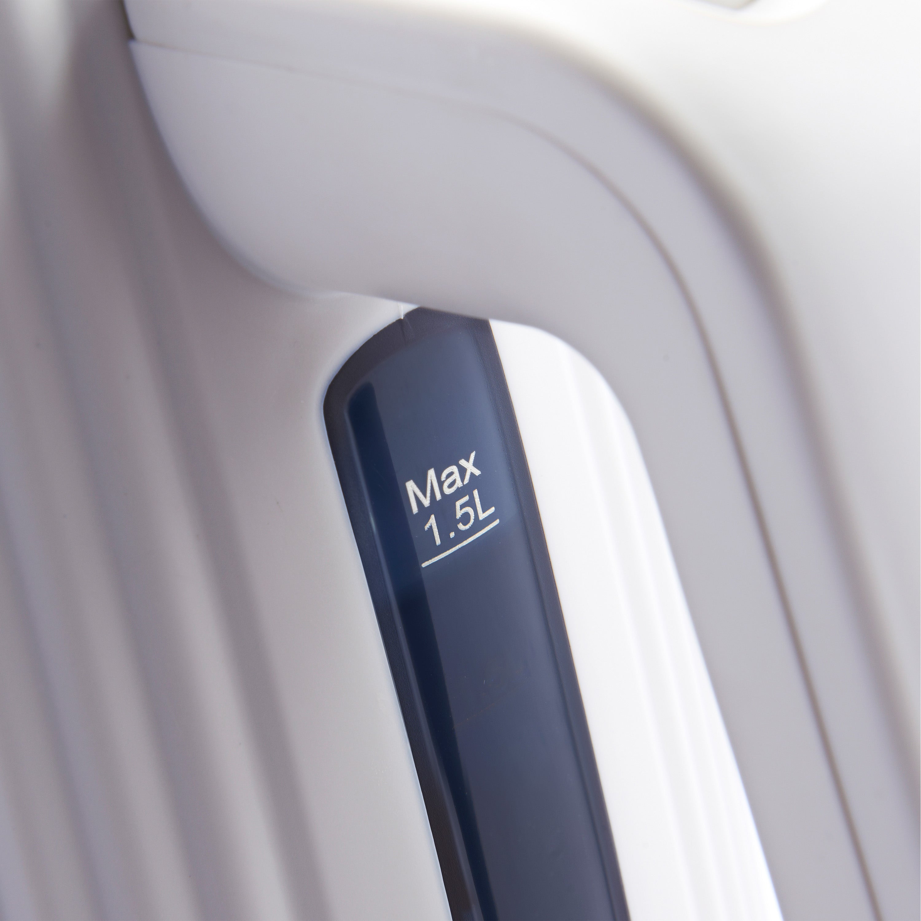 1.5L Kettle & 2 Slice Toaster Set - White Grooved Design