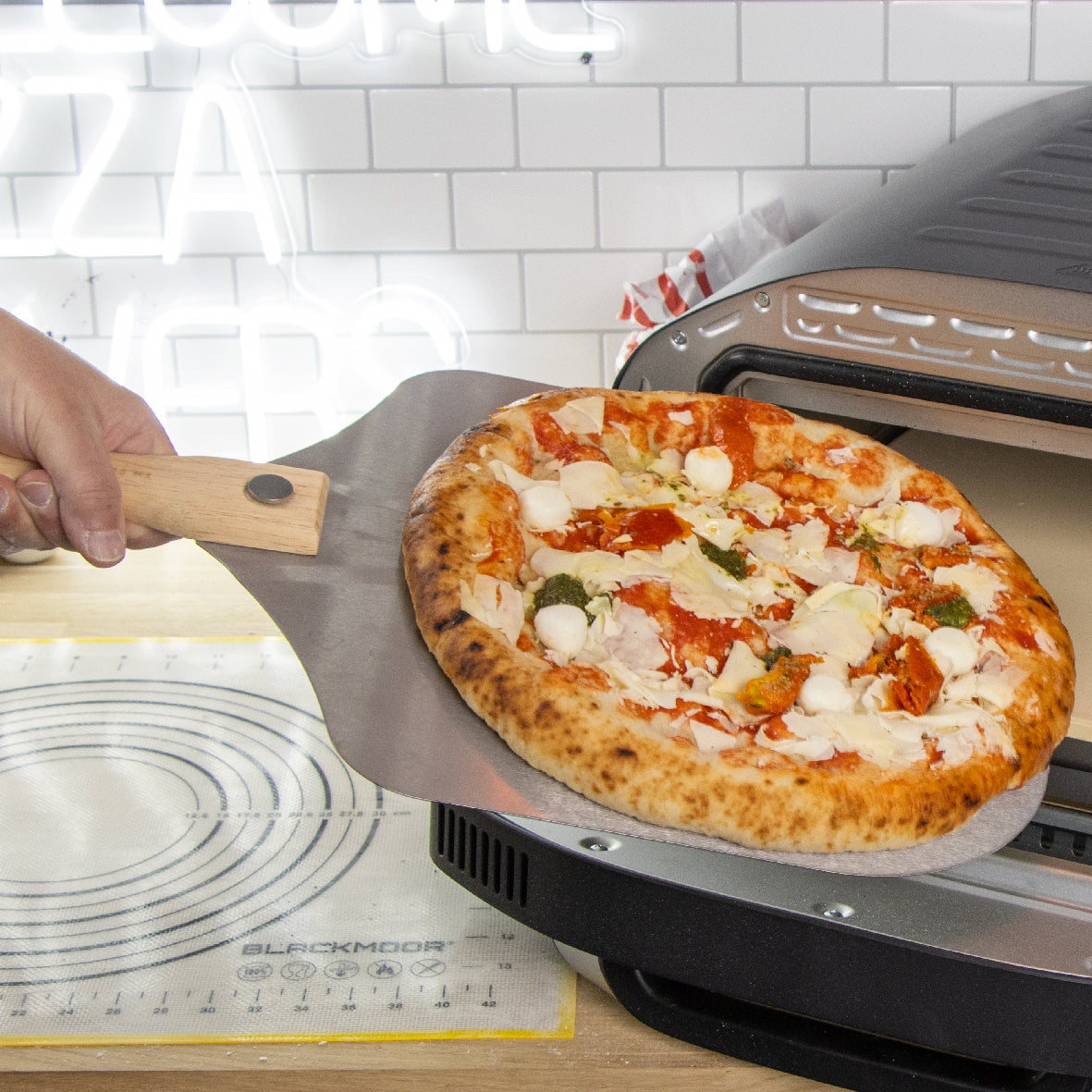 Pizza Peel with Folding Handle