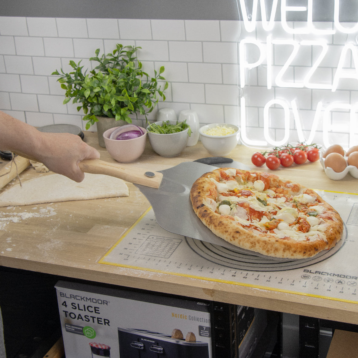 Pizza Peel with Folding Handle