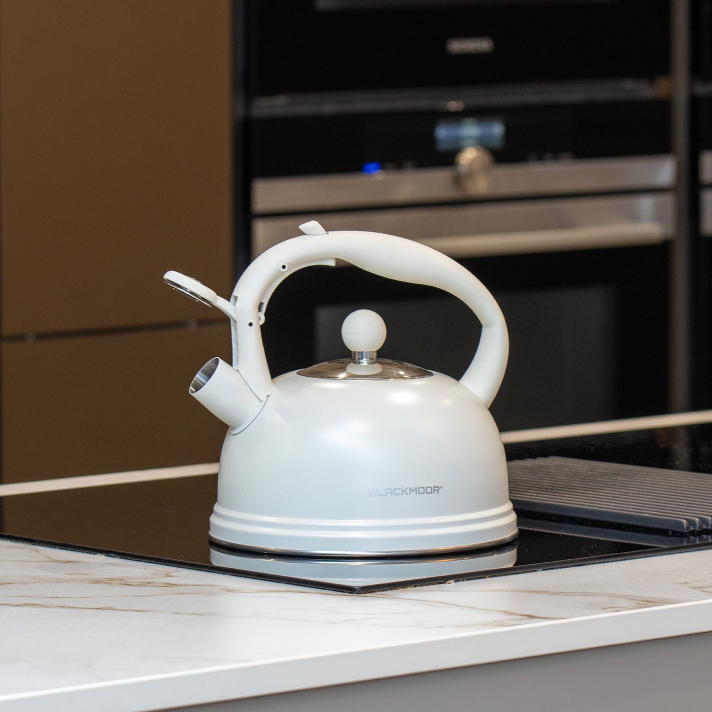 2.5L Whistling Kettle Ivory