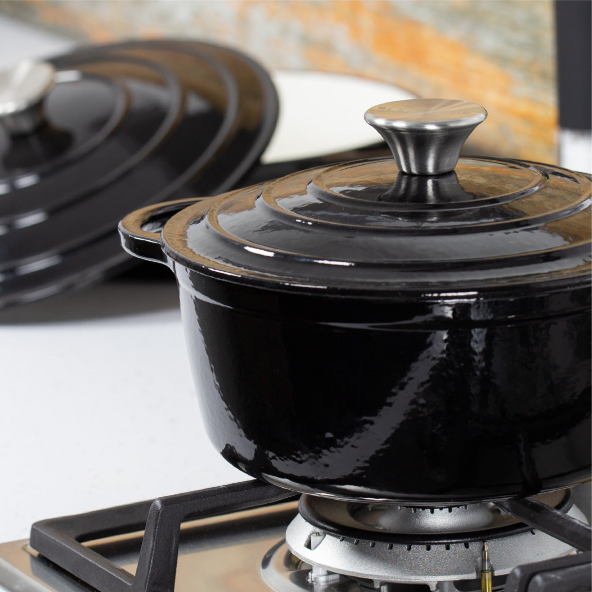 22cm Black Cast Iron Casserole Dish With Lid