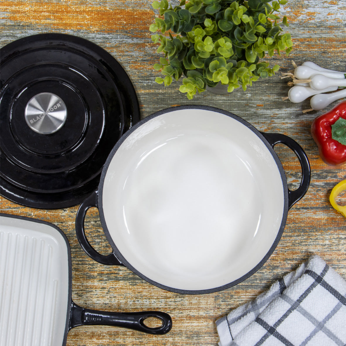 22cm Black Cast Iron Casserole Dish With Lid