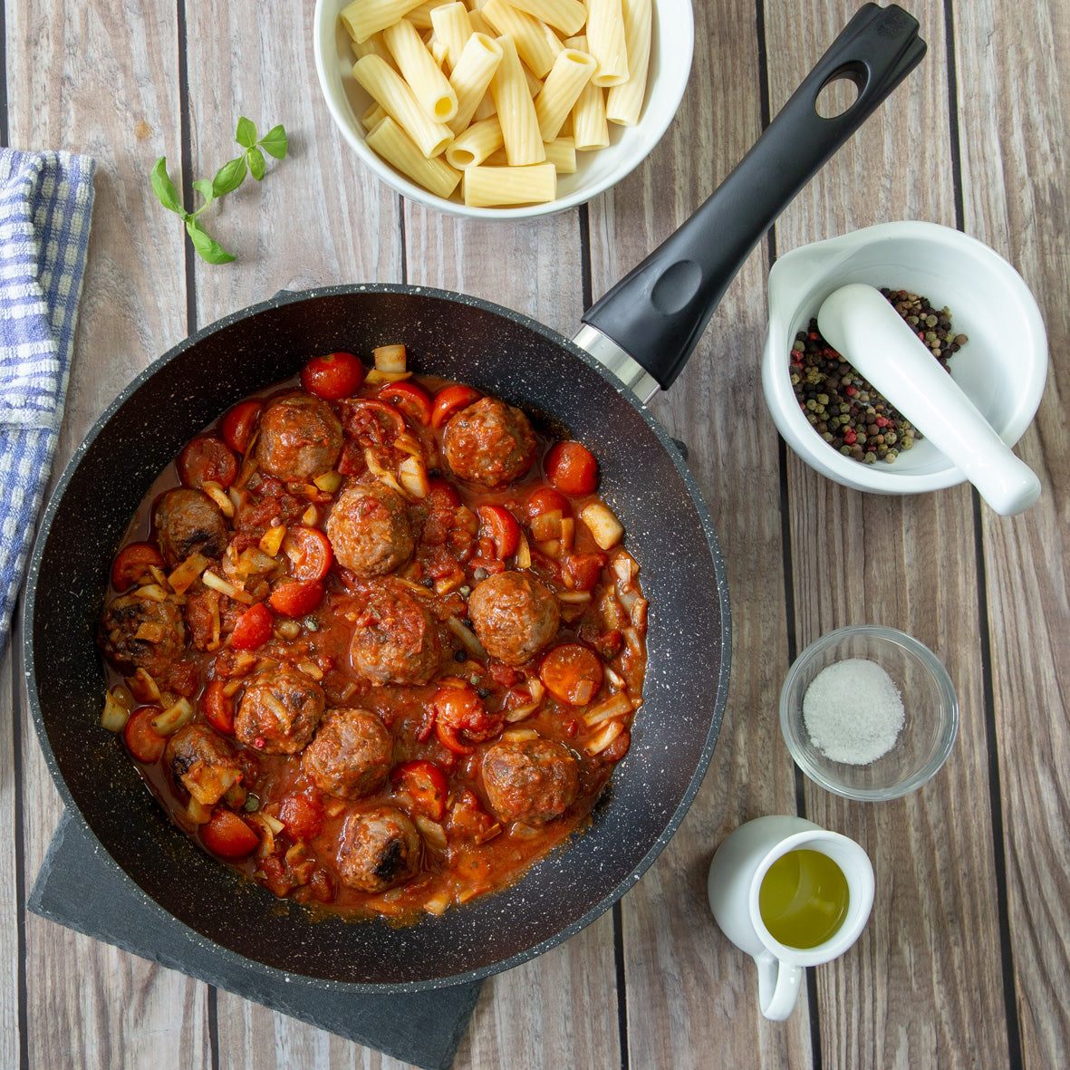 Classic 28cm Black Non Stick Sauté Pan